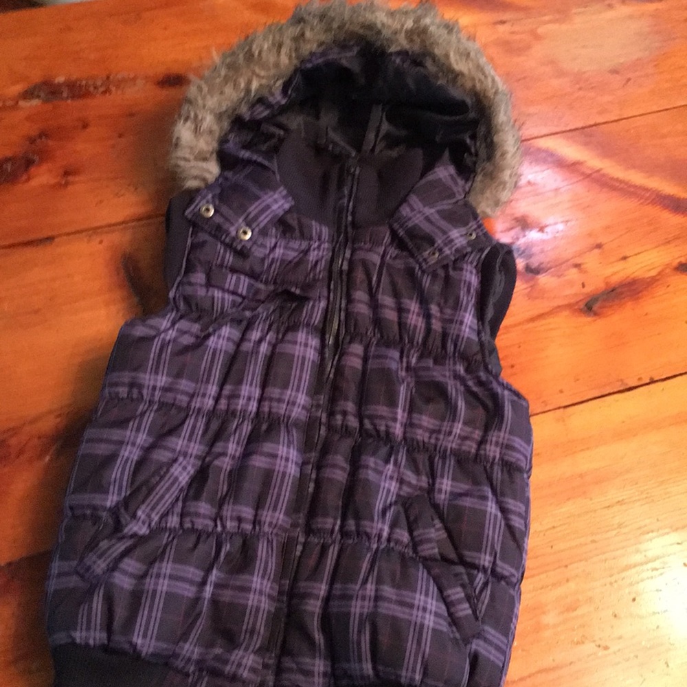 Girls Puffy Vest with faux fur hood size M